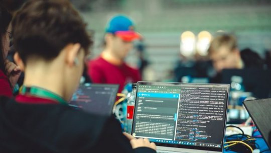 PROIECT Închisoare pentru persoanele care realizează şi distribuie deepfake-uri