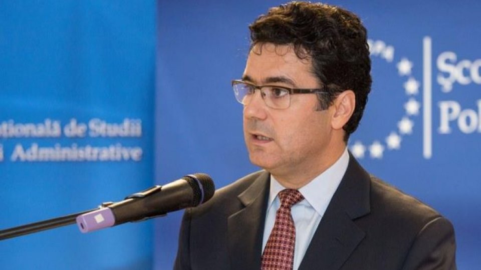 Sondajele online au devenit "un instrument de influenţare a opiniei publice"