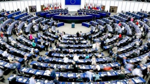 Deputaţii europeni au votat pentru reforma regulilor bugetare ale Uniunii Europene