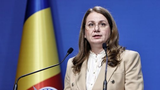 Guvernul promite că noul an şcolar va fi ultimul în care şcolile mai învaţă în trei schimburi