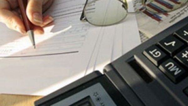 Creşterea pensiei sau a salariului minim pe economie în 2026 "intră în contradicţie cu angajamentele României"