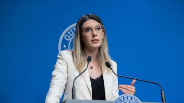 Diana Buzoianu nu intenţionează să-şi dea demisia
