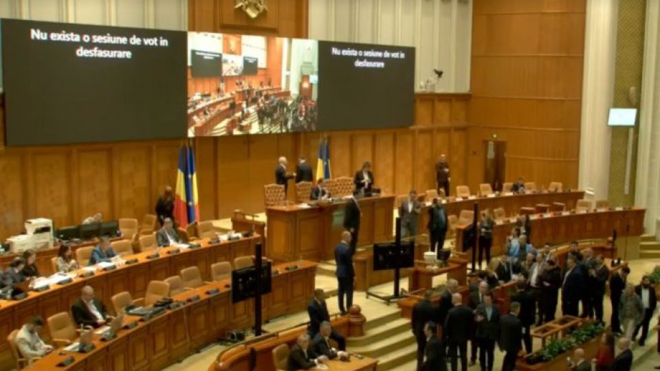Moţiunea de cenzură la adresa Guvernului a fost respinsă