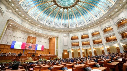Legea bugetului, adoptată de Parlament. Cresc fondurile pentru sănătate, educație, autostrăzi și căi ferate