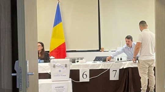 Ziua alegerilor. S-au deschis secțiile de vot  pentru turul II al alegerilor prezidențiale