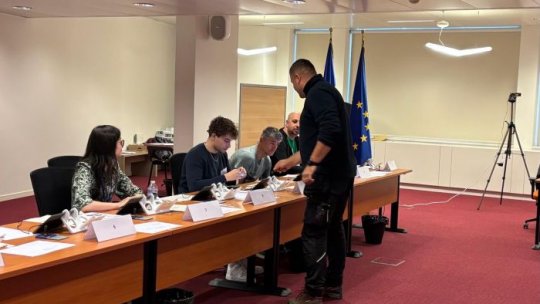 160 de secții de votare sunt deschise în Italia