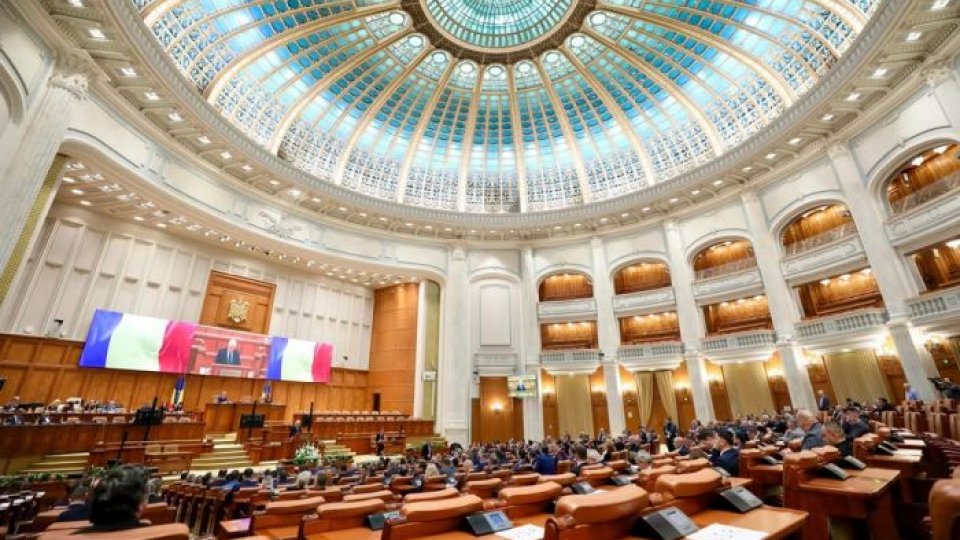 LIVE VIDEO Plenul Parlamentului: Nicușor Dan depune jurământul de învestitură