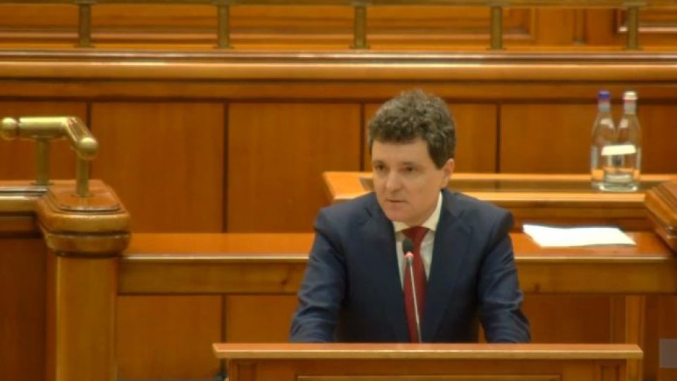 Nicuşor Dan a fost învestit ca şef al statului în cadrul unei şedinţe solemne a Parlamentului