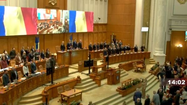 LIVE VIDEO: Guvernul Niculescu a primit votul de învestitură al Parlamentului