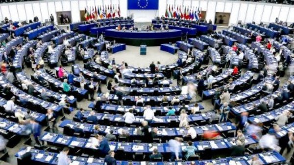 Eurodeputații cer înfiinţarea Centrului european pentru prevenirea atacului, solicitat de România şi Bulgaria