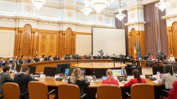 Amendamente la buget: scutiri de la contribuția pentru asigurările sociale și revenirea la programul "Masă sănătoasă"