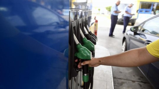 Guvernul lucrează la mai multe măsuri în contextul scumpirii carburanţilor