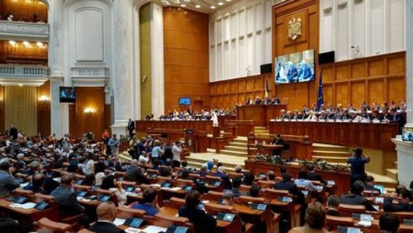 Ședință suspendată în Comisia pentru Muncă. Pe ordinea de zi era eliminarea pensiilor speciale pentru aleșii locali