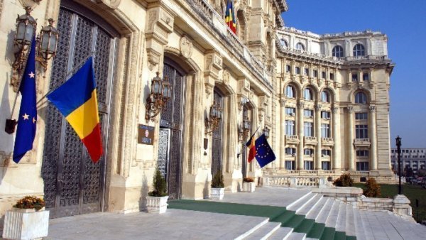 Întâlnirea dintre Simina Tănăsescu şi premierul interimar, Ilie Bolojan, investigată de Senat