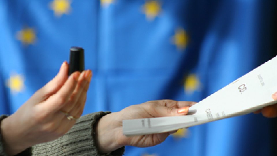 915 secţii de votare vor fi organizate pentru românii din străinătate la alegerile europarlamentare
