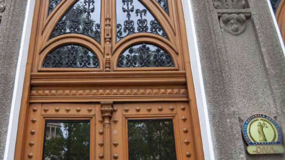 Zece candidaţi s-au înscris pentru funcţiile de procuror general, şef al DNA şi şef al DIICOT